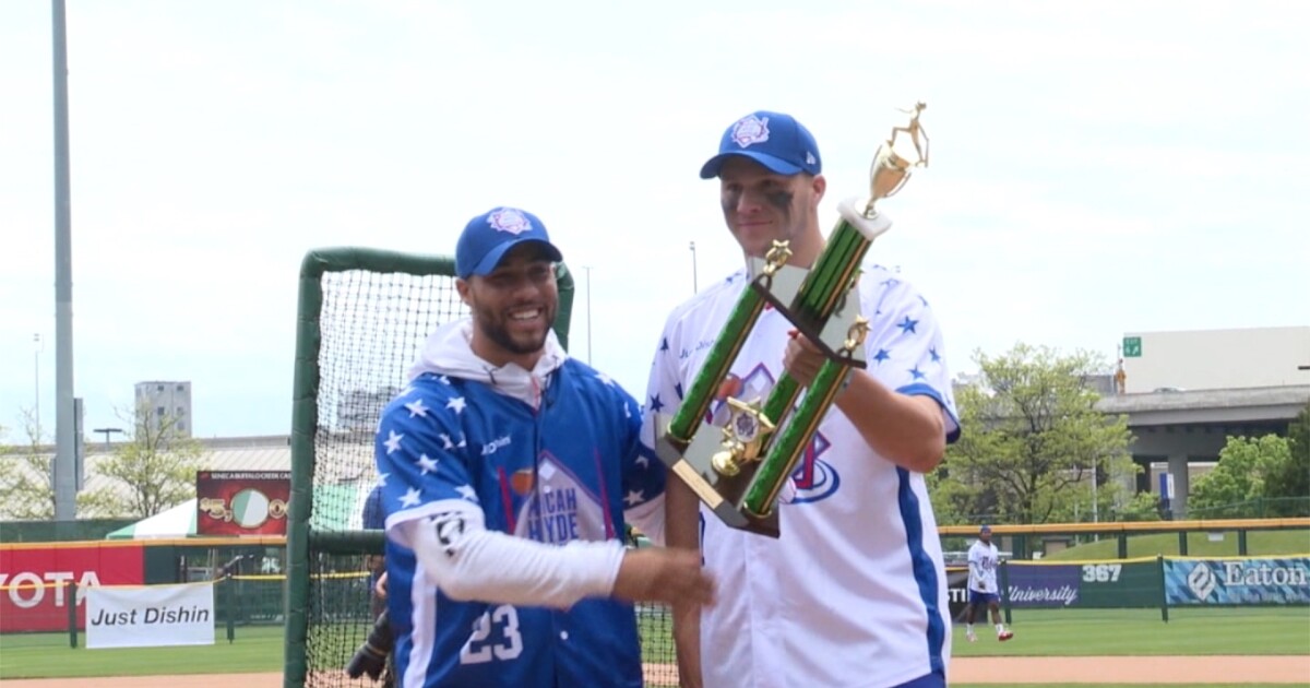 Tickets en venta para el 3er partido anual de softball benéfico de Micah Hyde.
