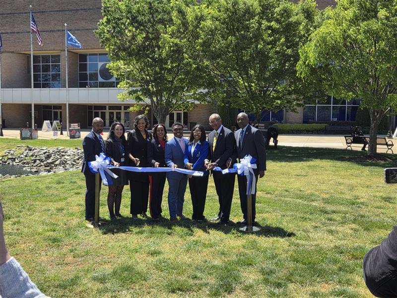 HU precinct ribbon cutting