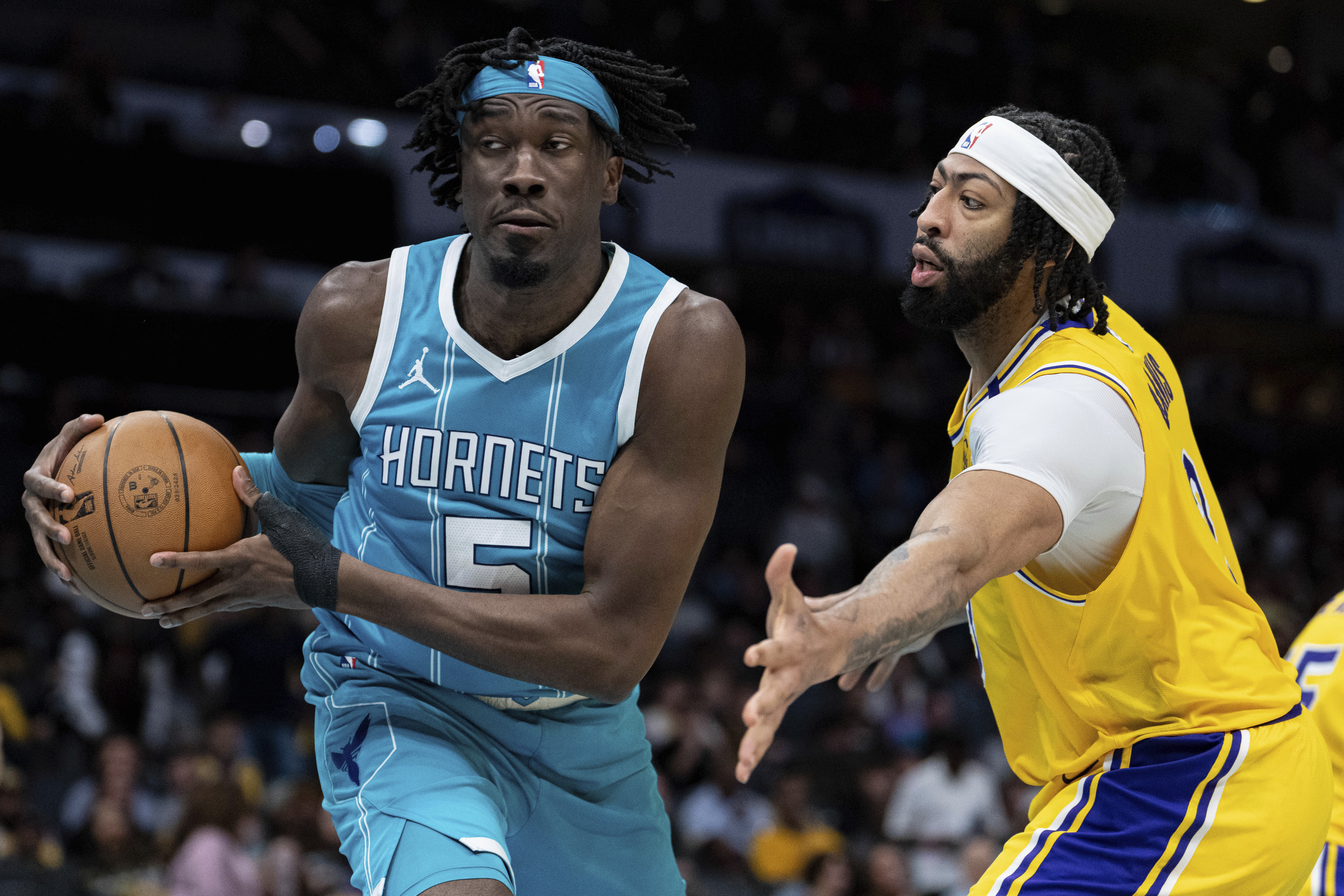 Lakers Hornets Basketball