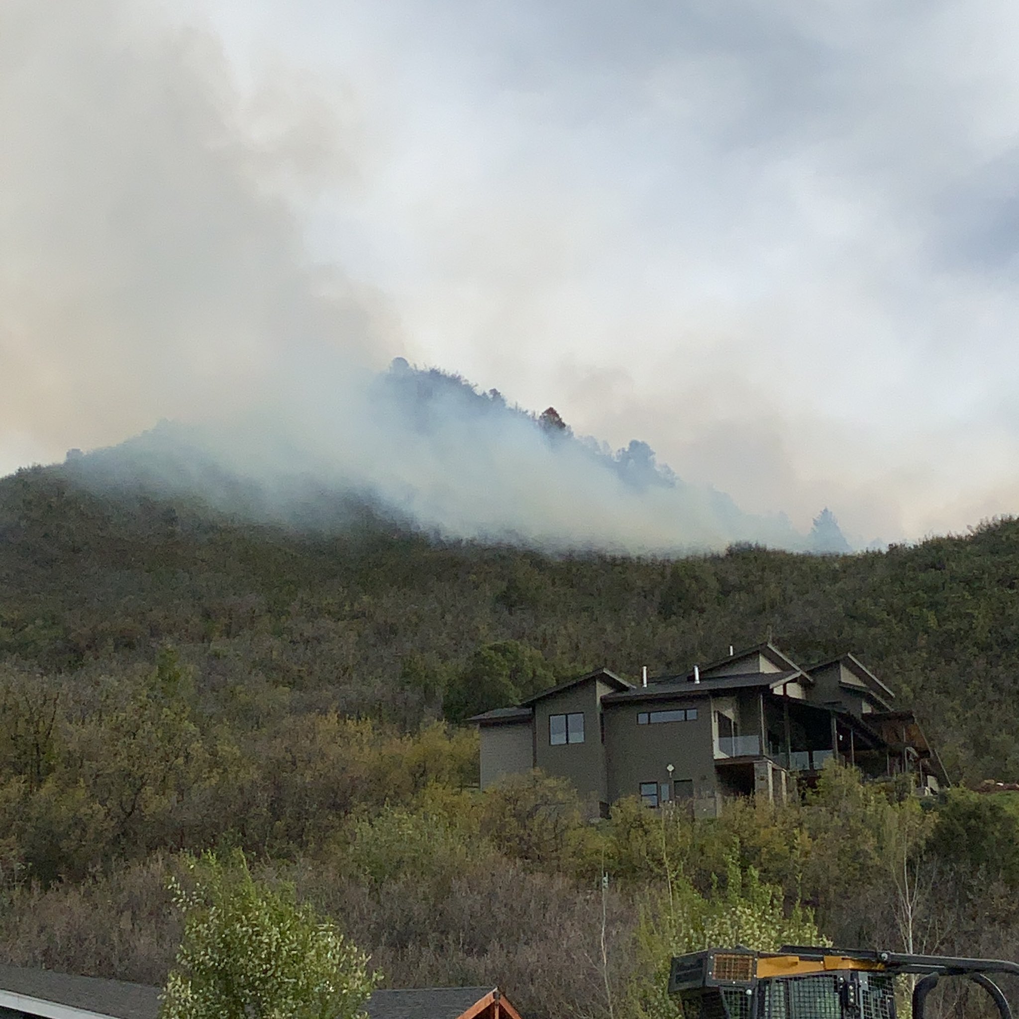 Ute Pass Fire 5-13-22