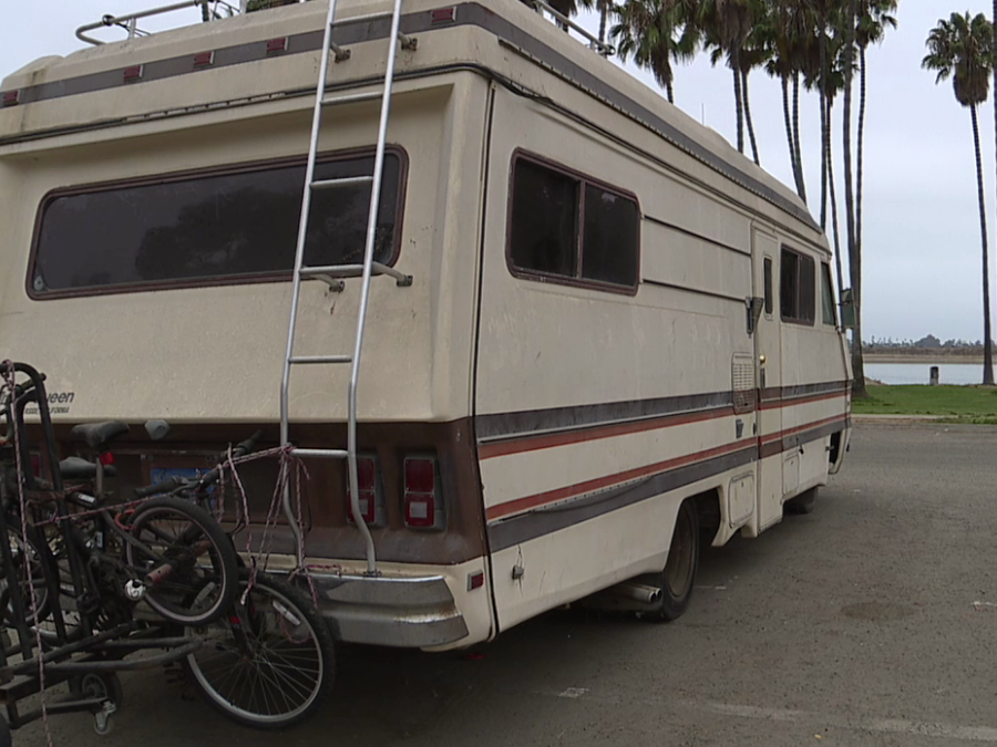 overnight_rv_parking_mission_beach.png