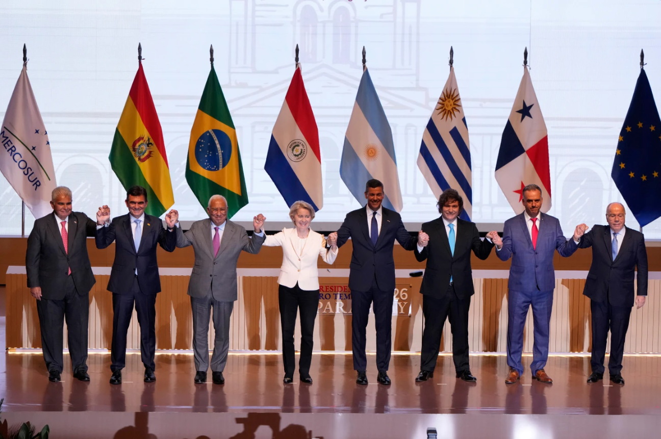 Panama's President Jose Raul Mulino, from left, Bolivian President Rodrigo Paz, European Council President Antonio Costa, European Commission President Ursula von der Leyen, Paraguay's President Santiago Pena, Argentina's President Javier Milei, Uruguay's President Yamandu Orsi and Brazilian Minister of Foreign Affairs Mauro Vieira, pose for a group photo during a meeting to sign a free trade deal between the European Union and Mercosur in Asuncion, Paraguay, Saturday, Jan. 17, 2026. 