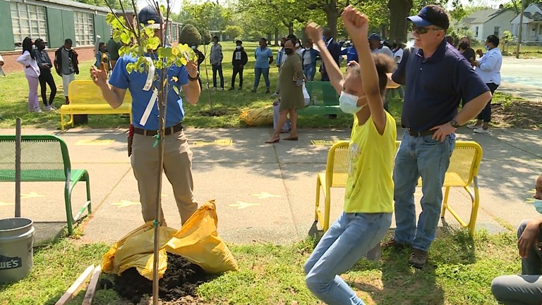 Arbor Day Fairfield Elementary School 01.jpg