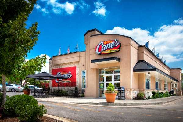 ODRmM2EyYWUtNTc0NS00OGJmLTg2MzYtMWJhZjg3YTdhODRk_raisingcanes_db2_theschoolhouse_exterior_1.jpg
