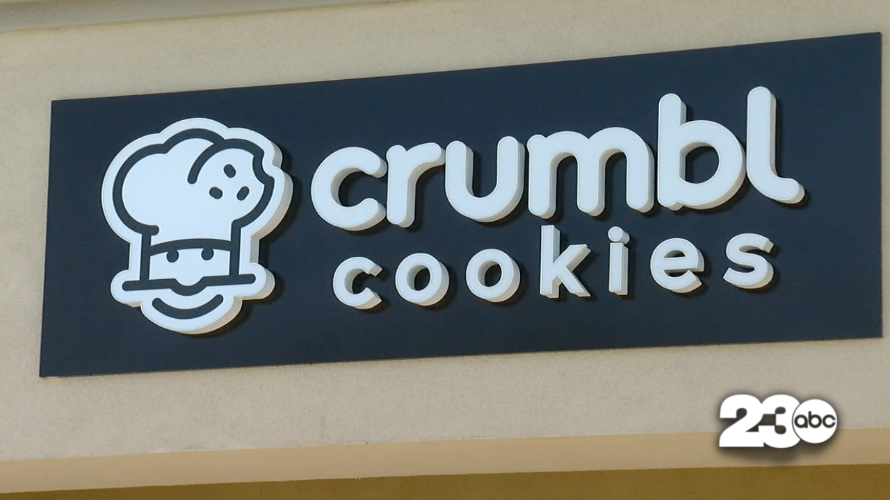 Crumbl Cookies, Bakersfield