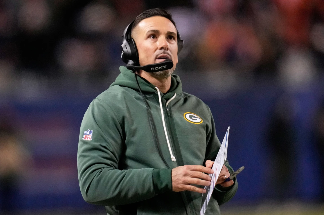 Green Bay Packers head coach Matt LaFleur reacts during the first half of an NFL wild-card playoff football game against the Chicago Bears Saturday, Jan. 10, 2026, in Chicago, Ill.