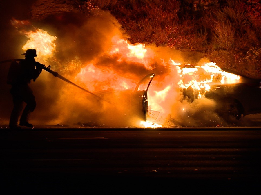 805_car_fire_042222.jpg