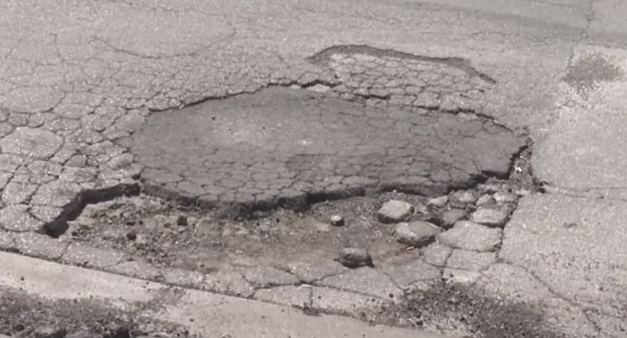Pothole.jpg