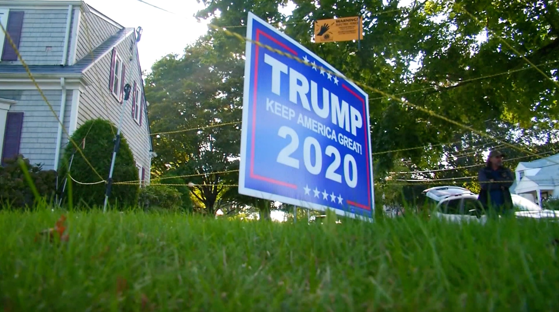 Massachusetts man puts up electric fence to protect Trump campaign sign