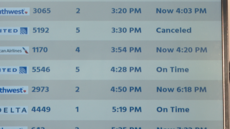 Winter storm delays flights at Colorado Springs airport during busy travel weekend