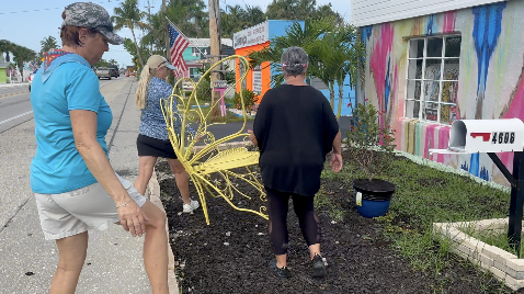 Matlacha businesses bloom again: Civic association distributes plants to restore island's vibrant character after hurricanes