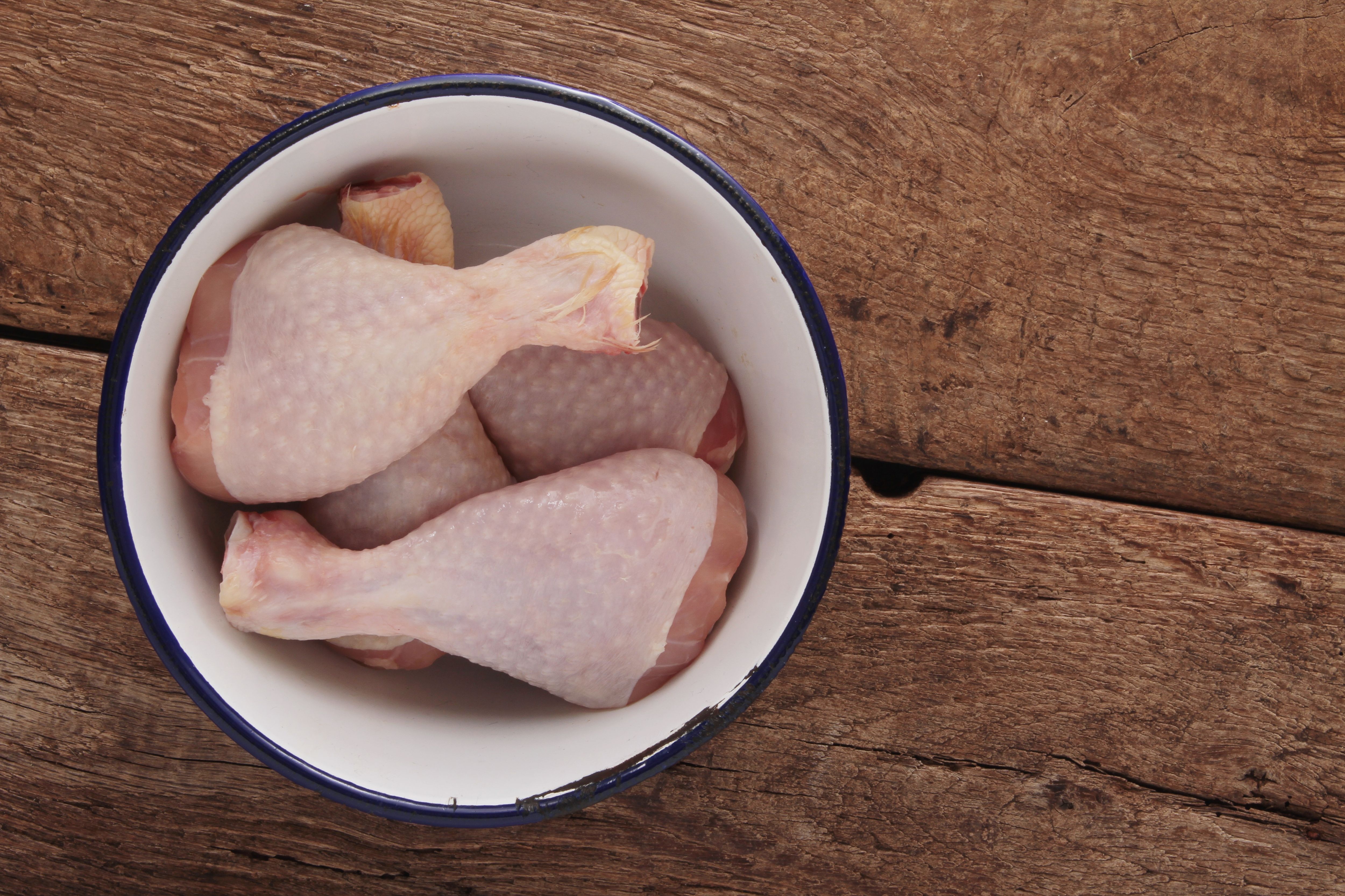 Raw chicken legs 