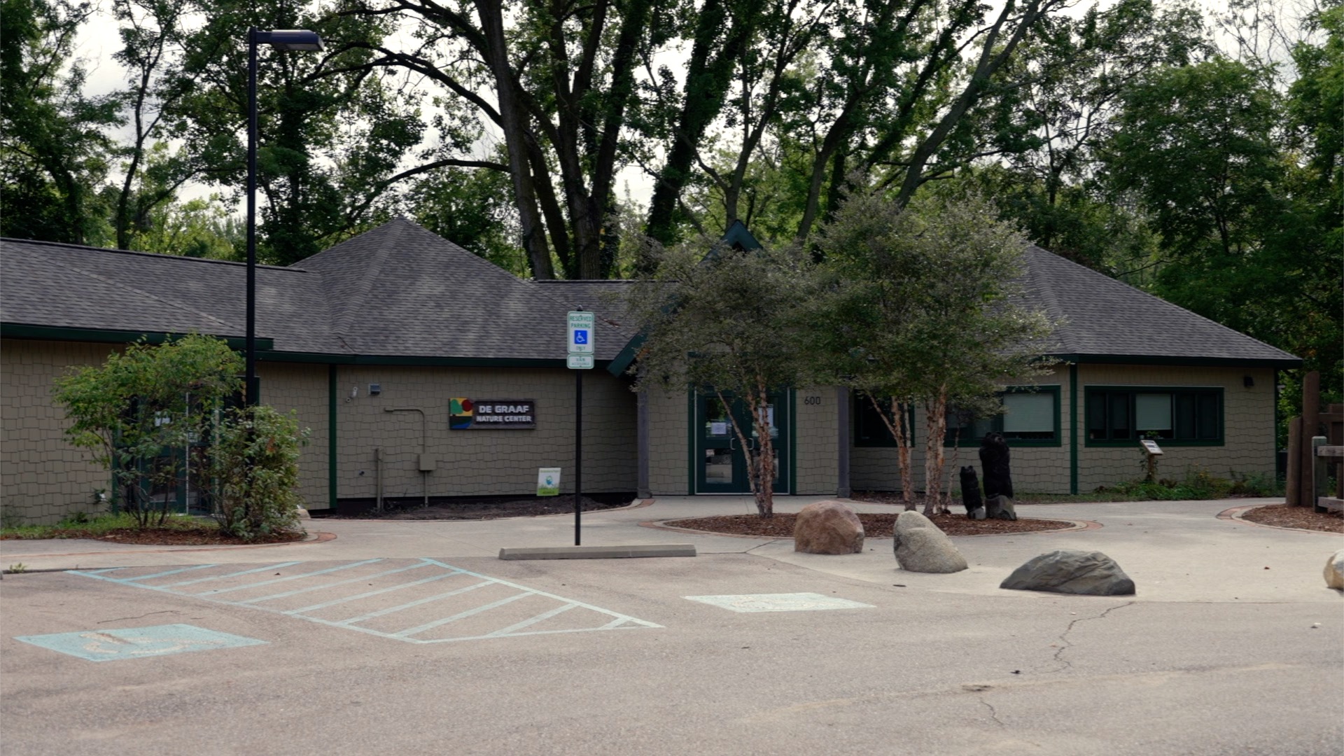 DEGRAAF NATURE CENTER1.jpg
