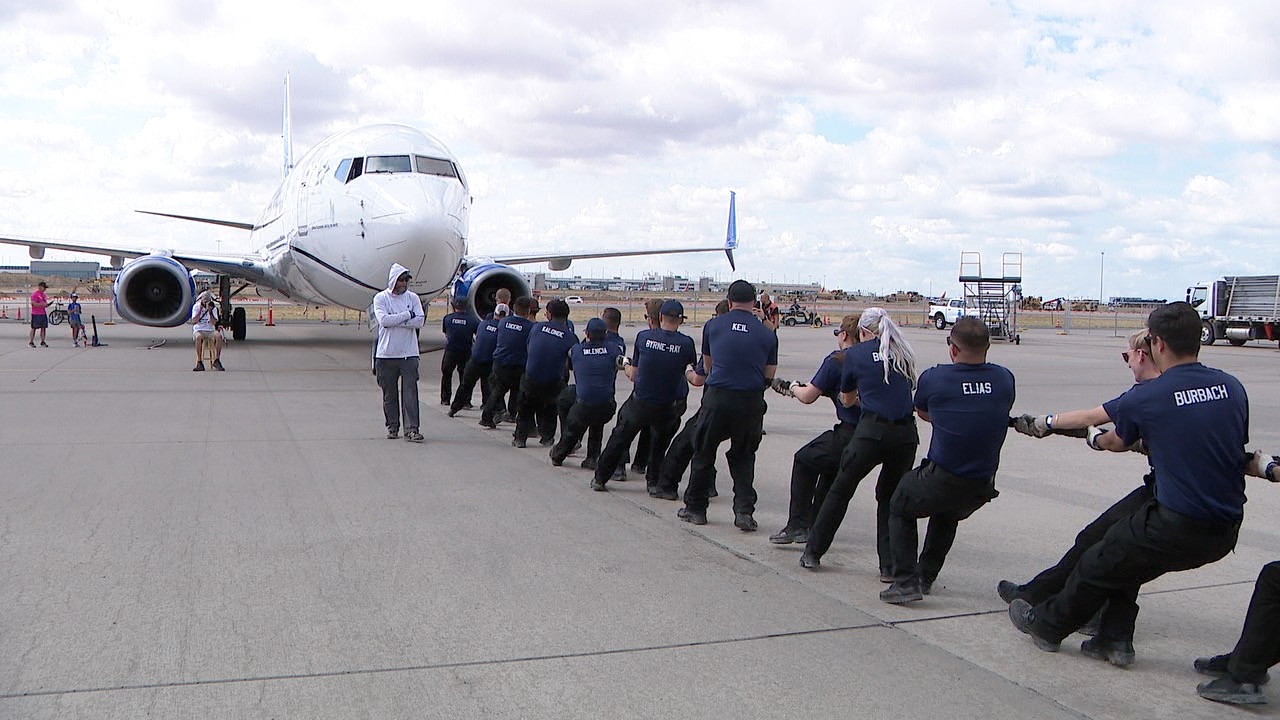 Plane pull