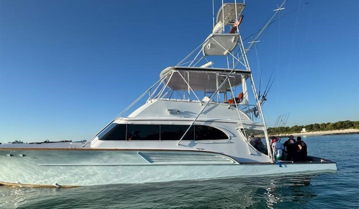 Boat near Peanut Island 