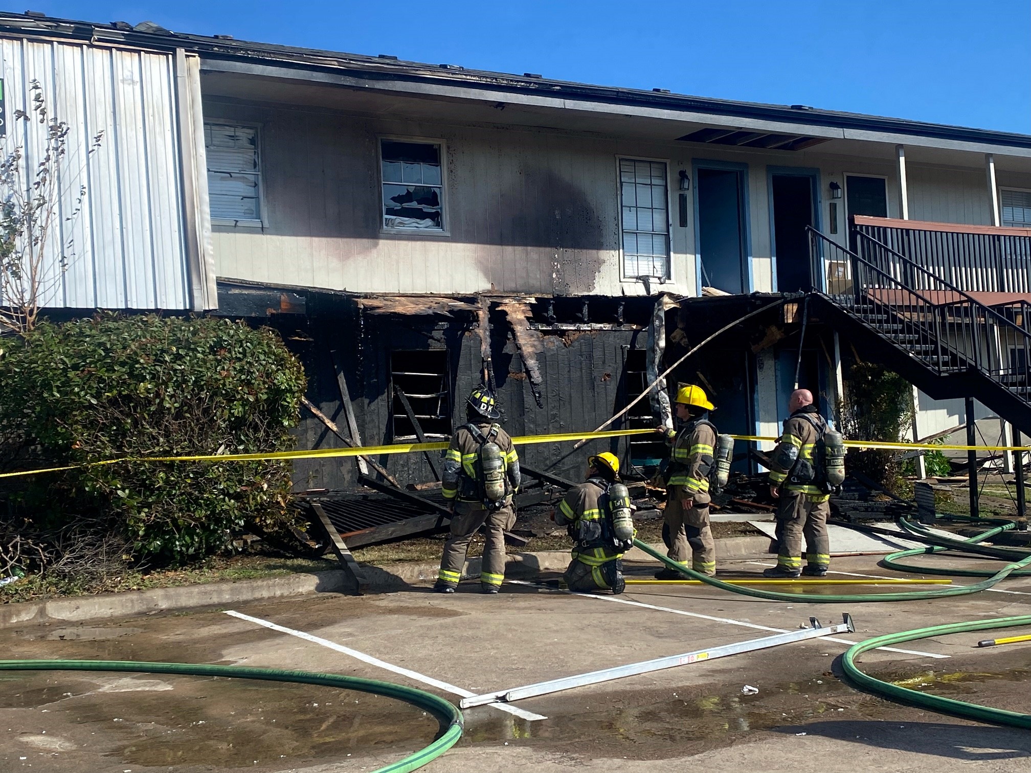 Cove on 21st apartment fire1.jpg