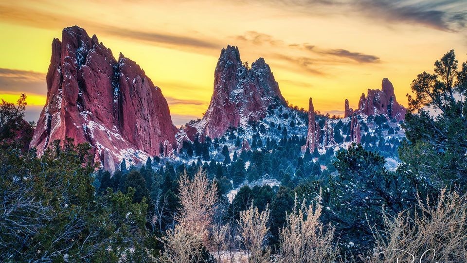 Snow on Thanksgiving in Garden of the Gods