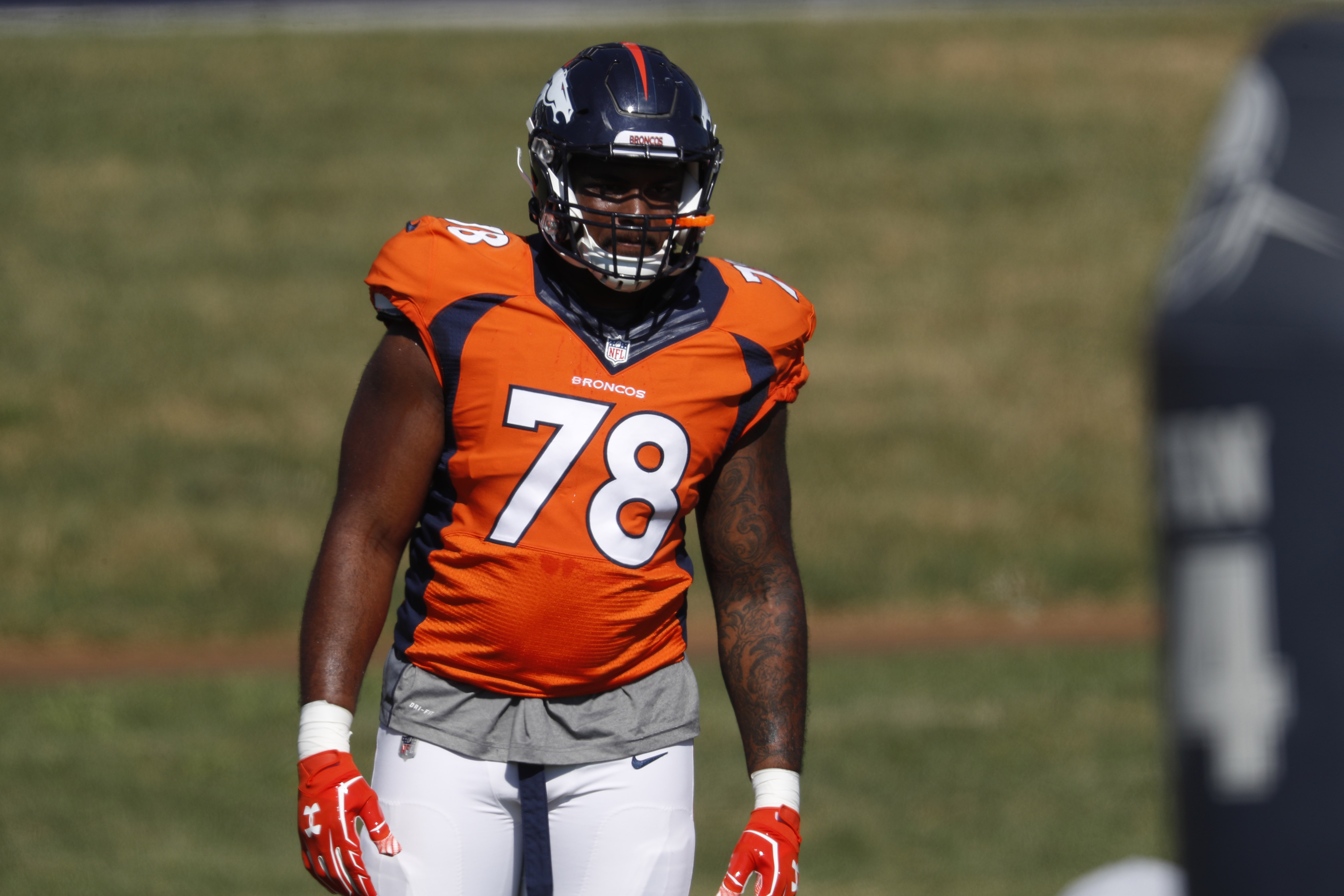 Sizer signs with USFL's New Jersey Generals 