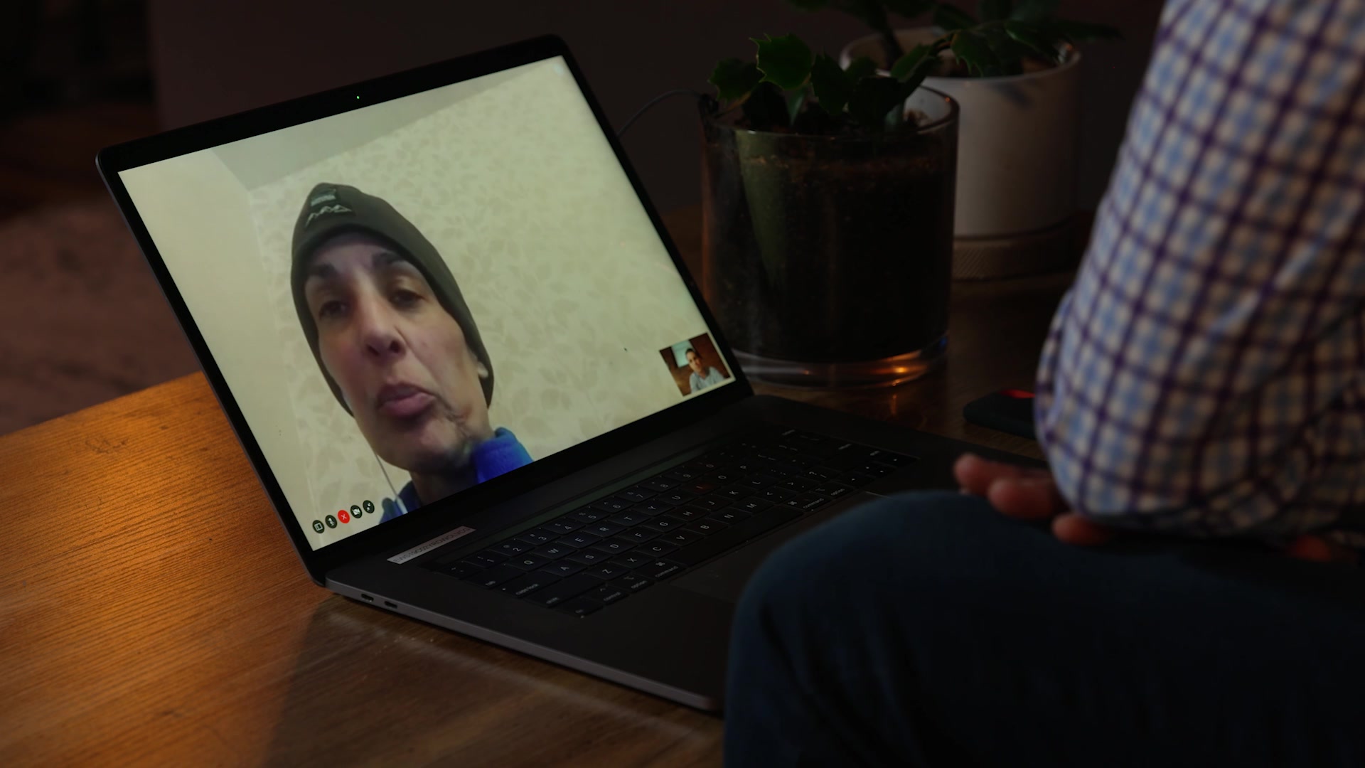 frame_1776.jpg