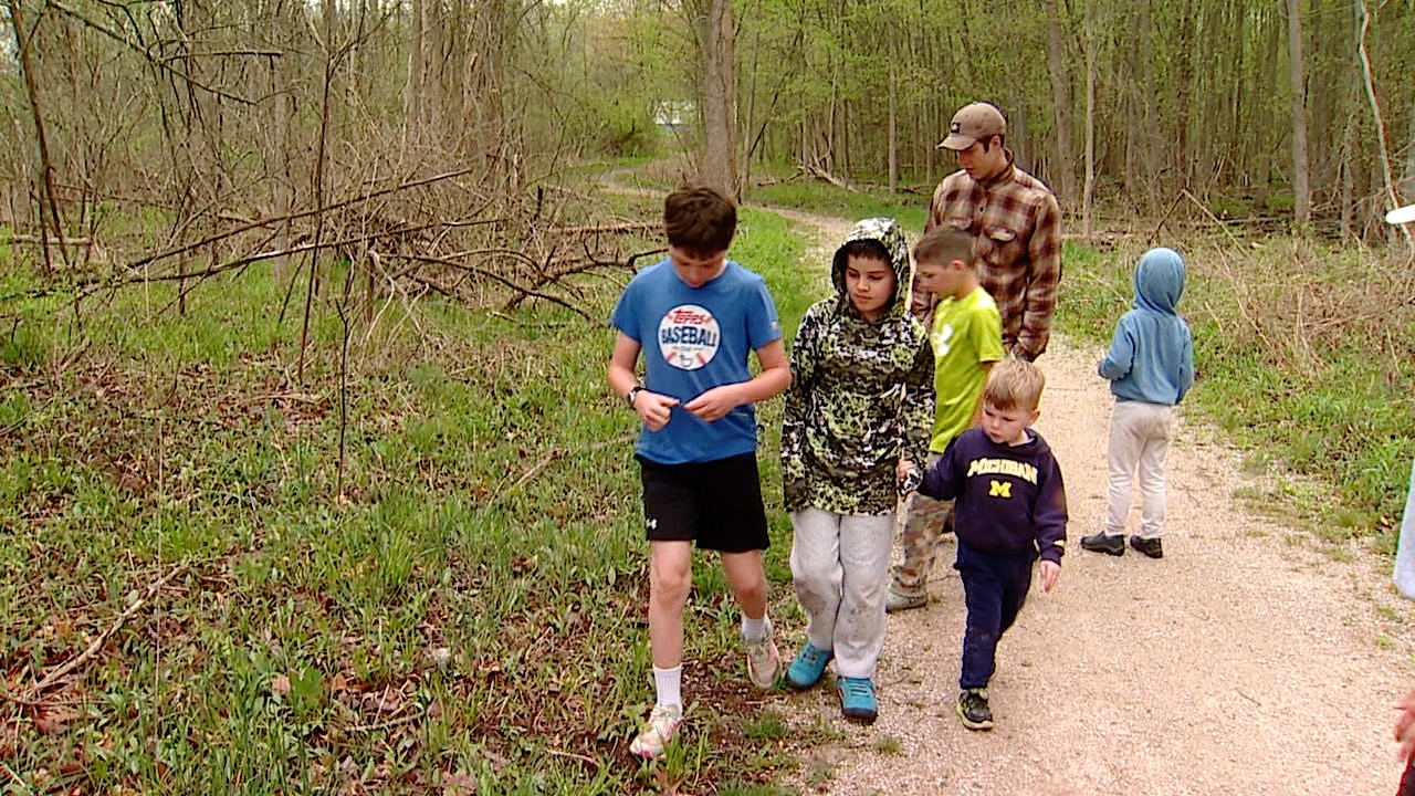 Cedar homeschool hiking club.jpg