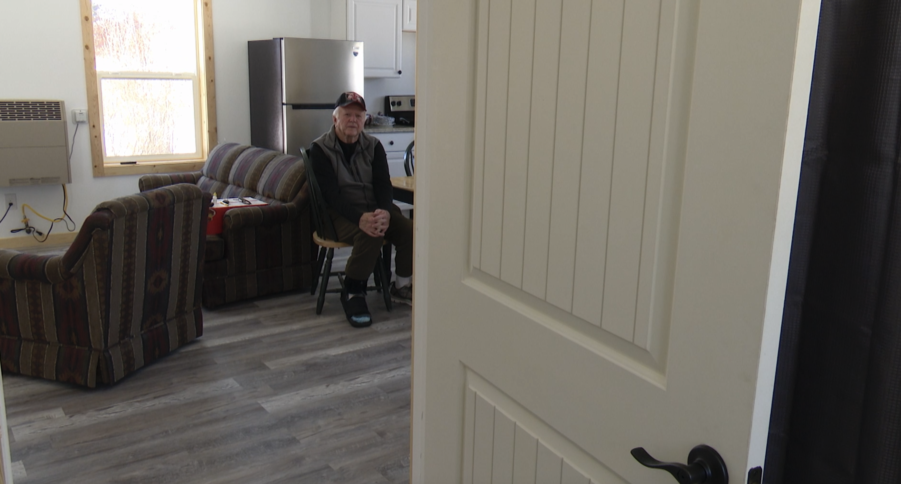 'Neat little house': Stranger builds Fromberg man new home after flooding 
