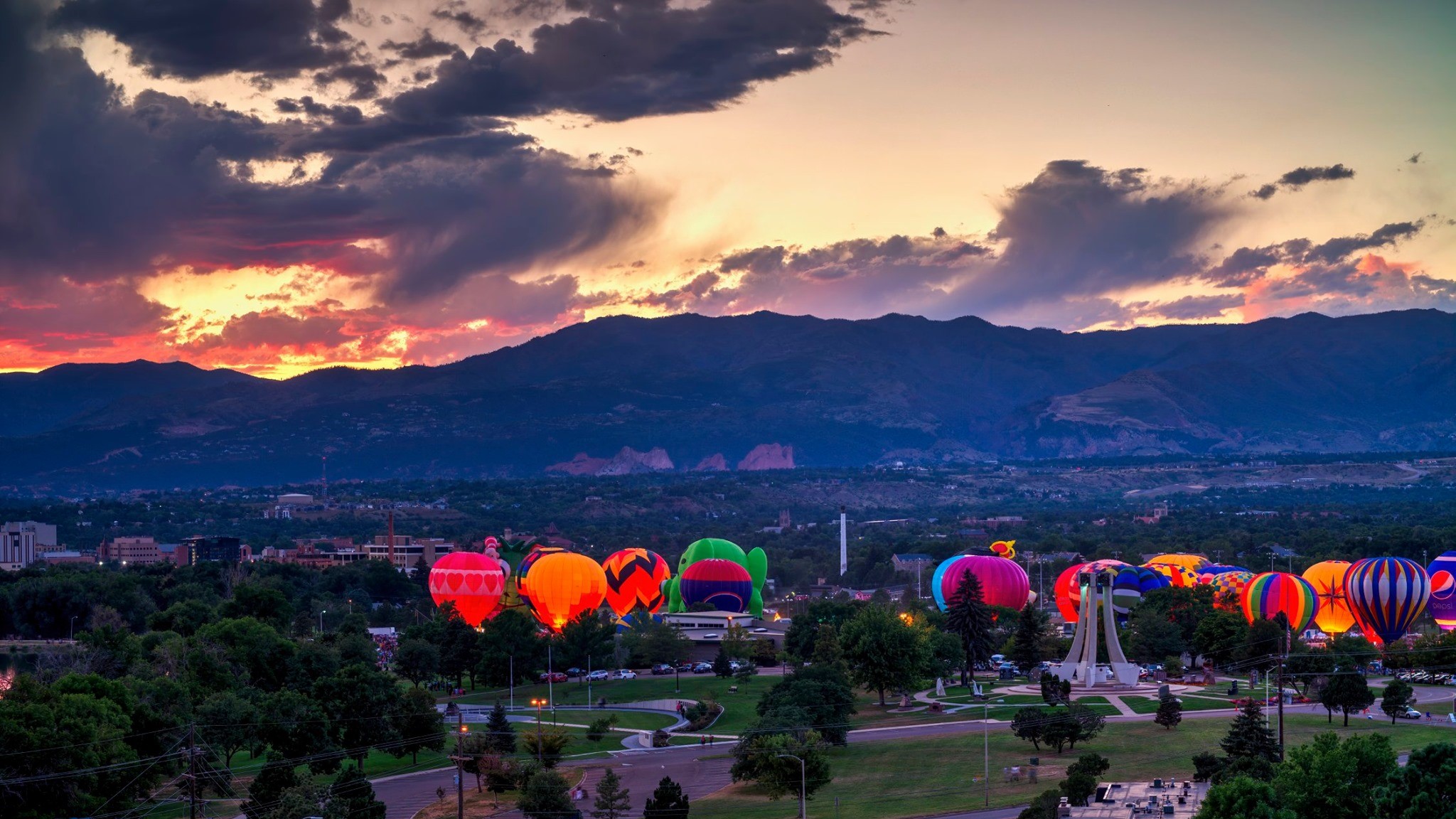 Labor Day Lift Off balloon glow