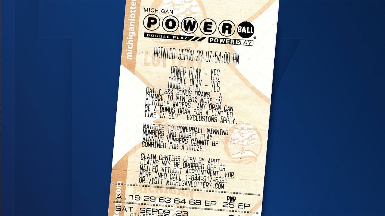 Hastings woman wins 100k.jpg