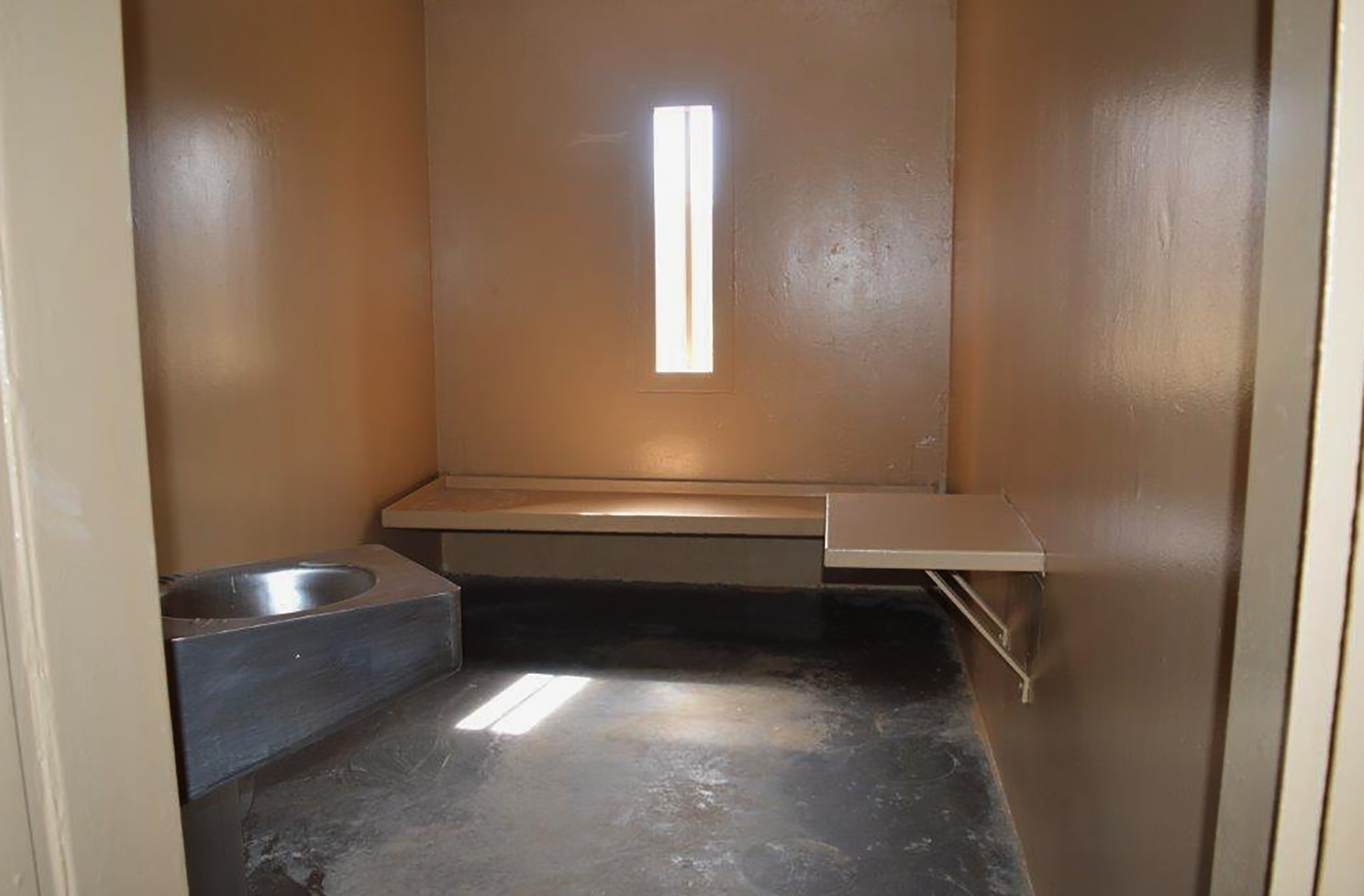 Federal agents investigate drug dealing in Michigan prison