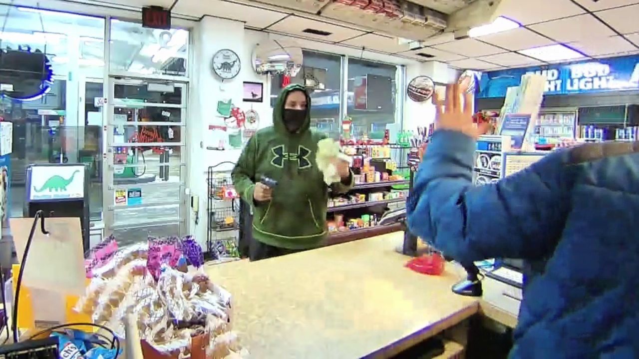 Armed robber arrested thanks to store video surveillance