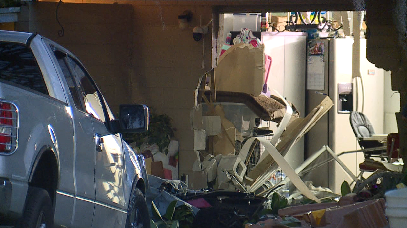 Tampa truck into apartment.PNG