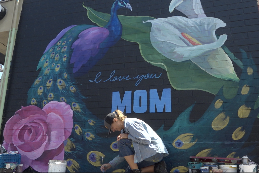 Artist creates Mother's Day mural for those who have lost their moms