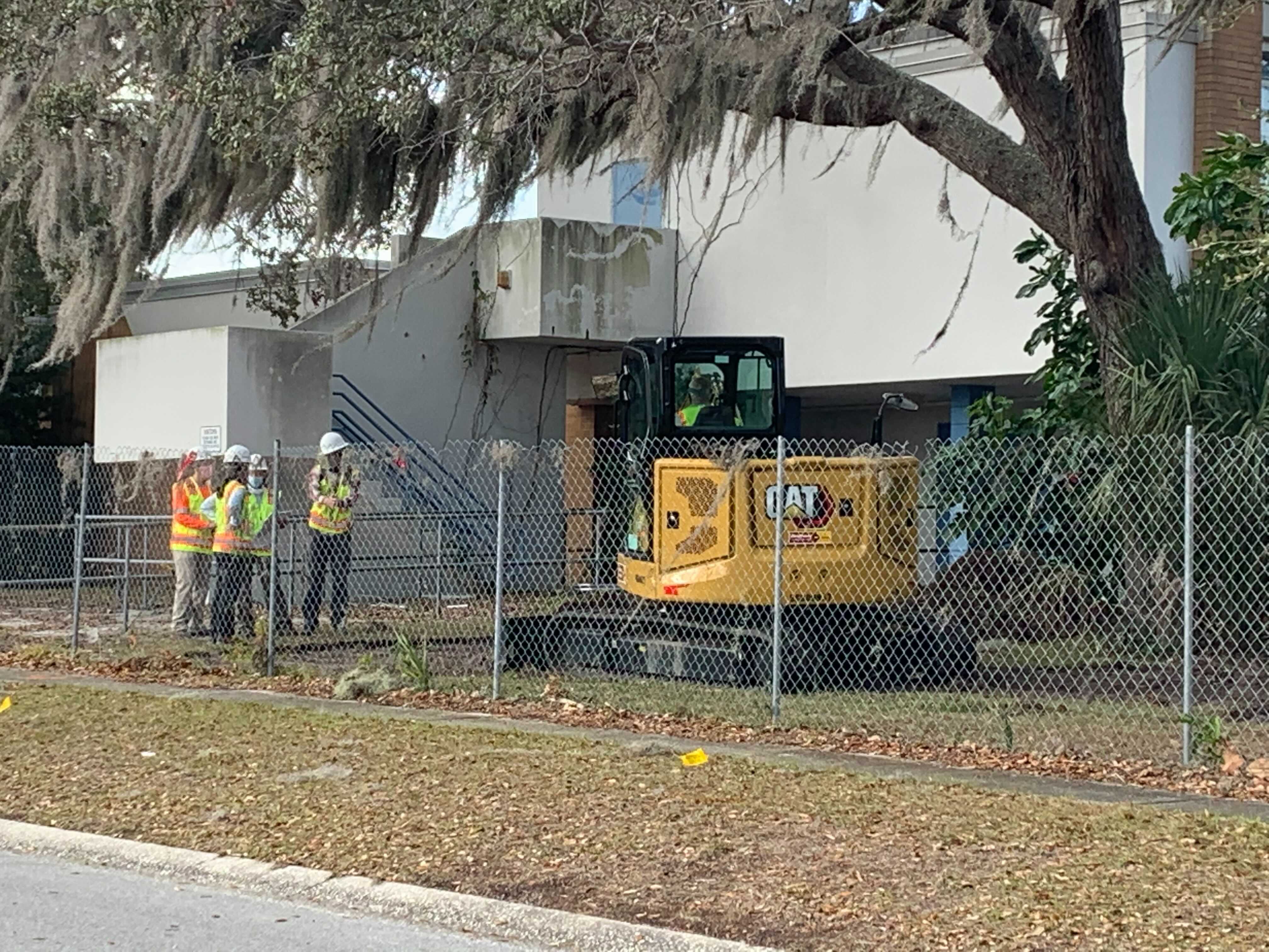 Crews work to see if graves are under Clearwater elementary school