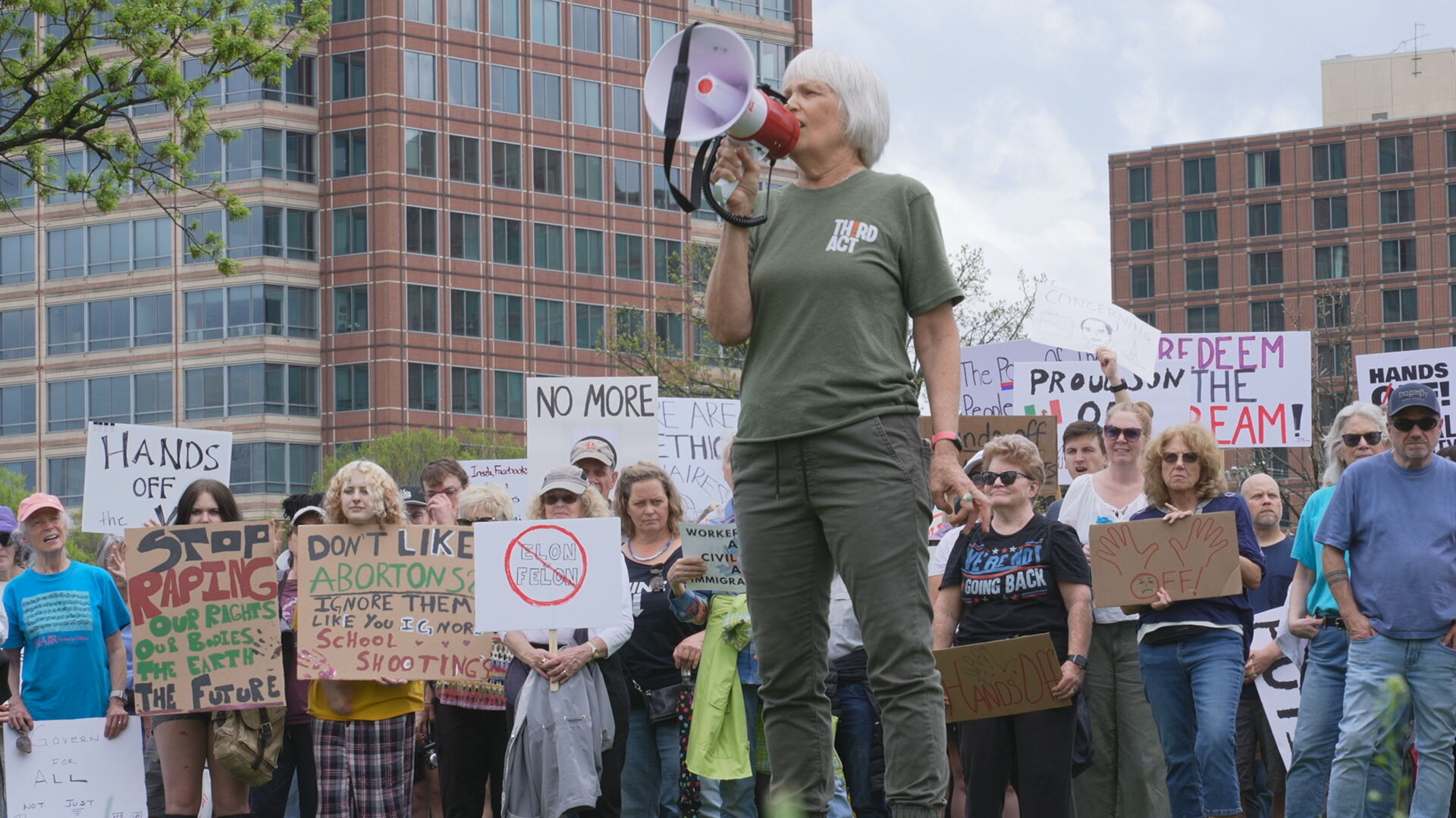 10P KIM TRUMP AND MUSK PROTEST PKG_frame_30.jpeg