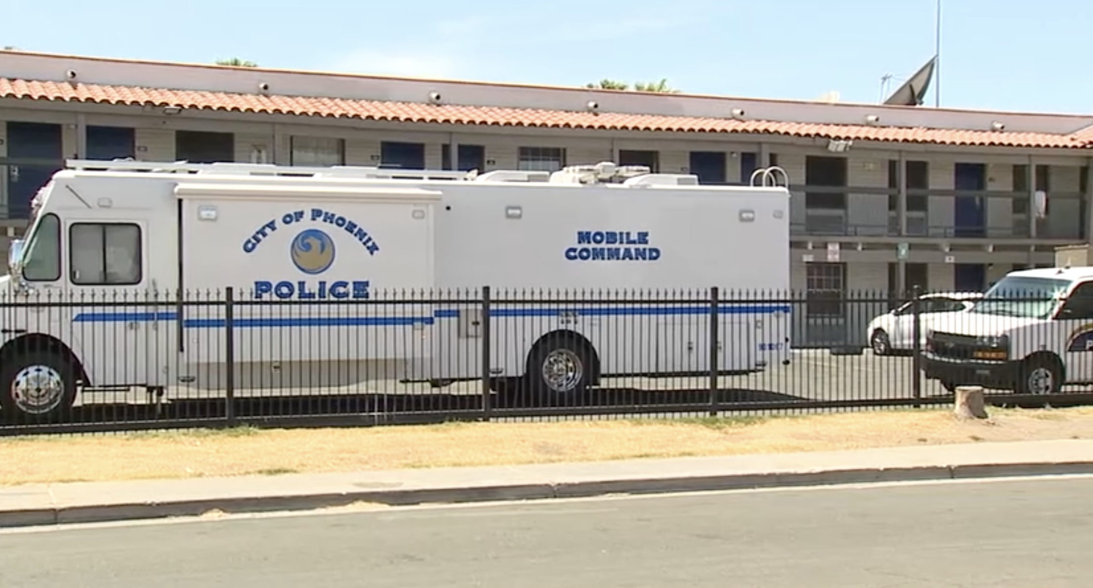 Pregnant female shot at Phoenix hotel near I-17 and Thomas Road