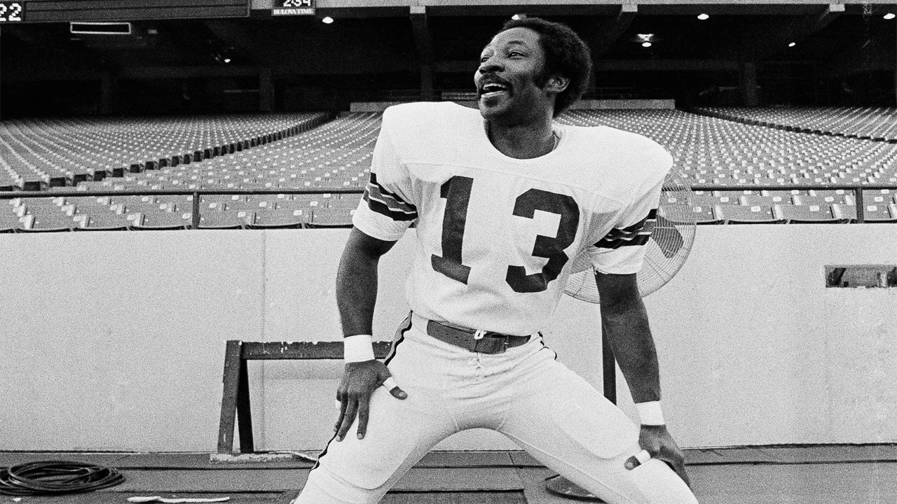 Ken Riley loosens legs before Super Bowl XVI