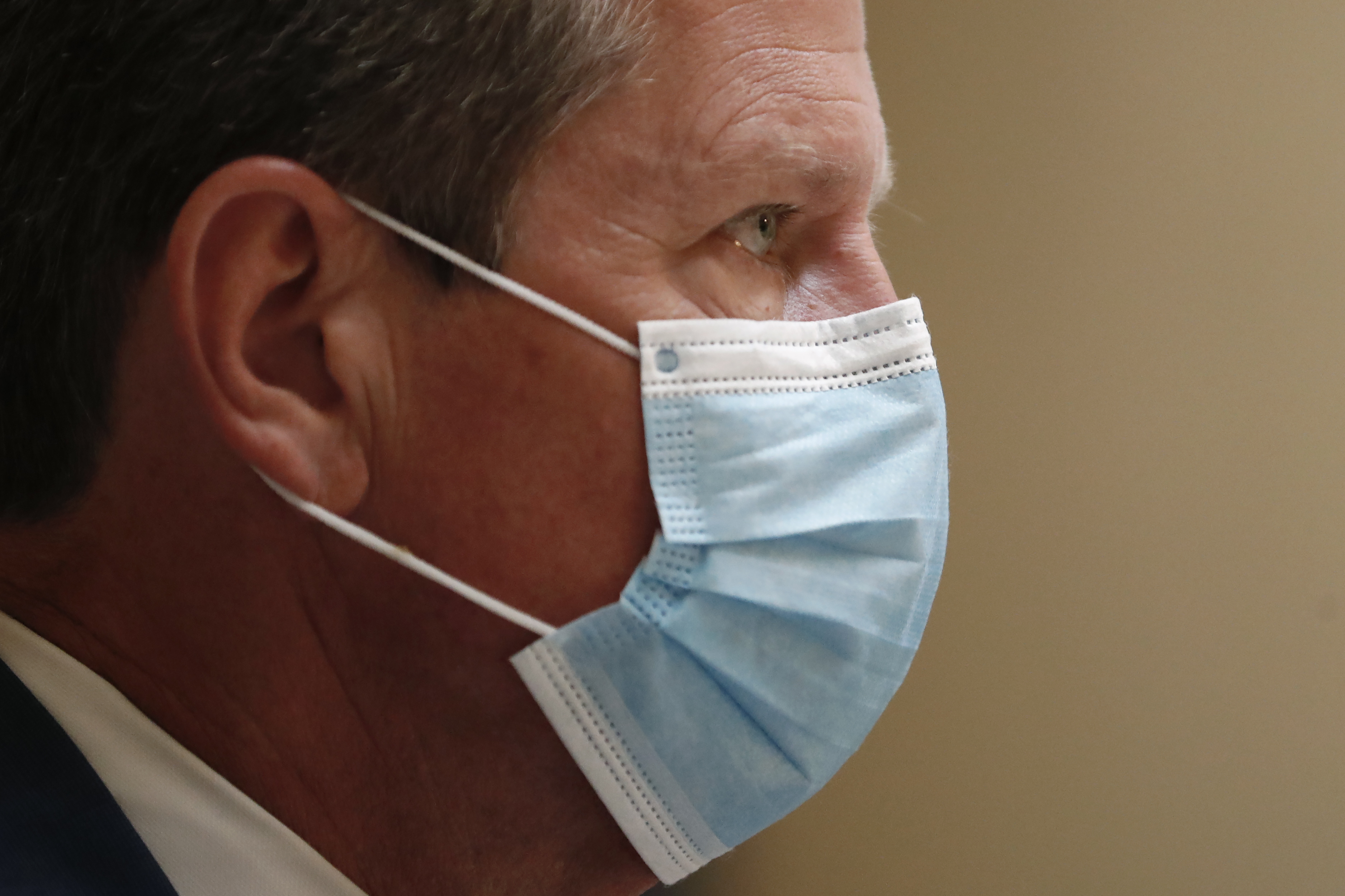 Georgia governor allows local mask mandates, with limits