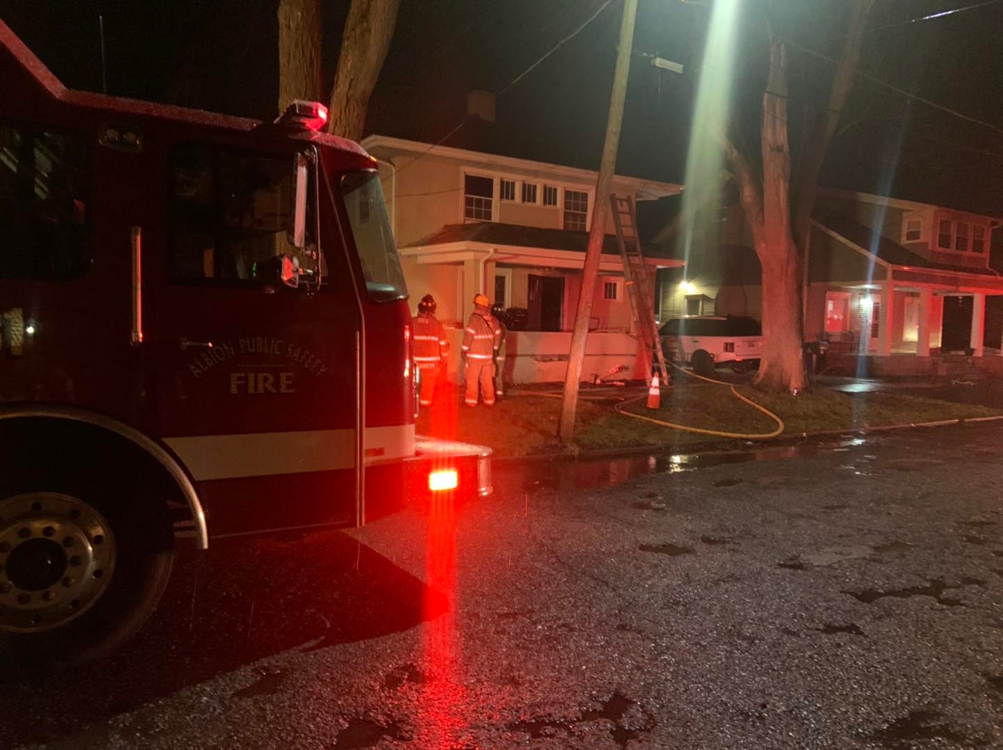 Albion Chestnut St House Fire 01.jpg
