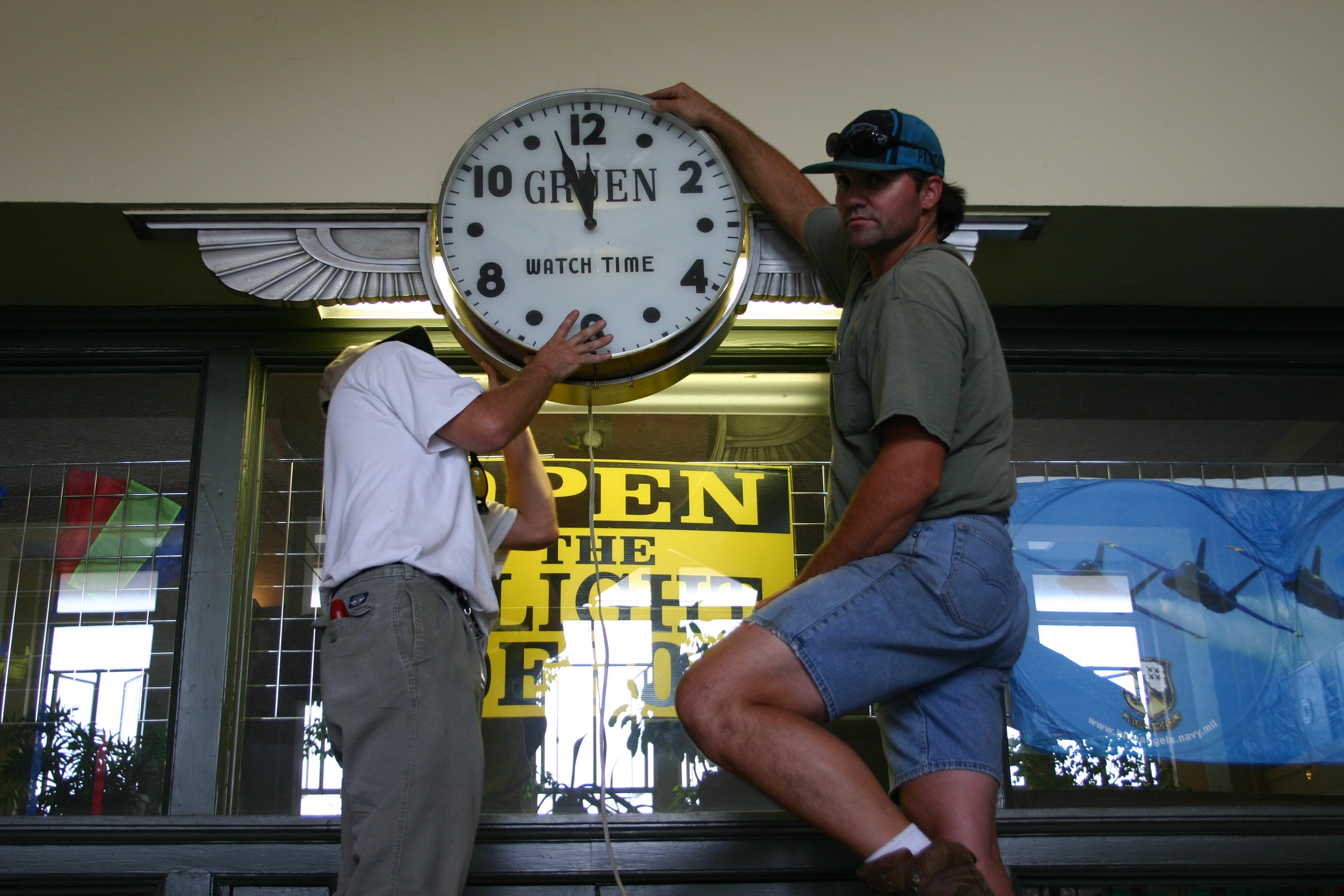 Carl Fox rescued the original Gruen clock from trash at the Lunken Airport Terminal and returned the restored timepiece in 2005. 