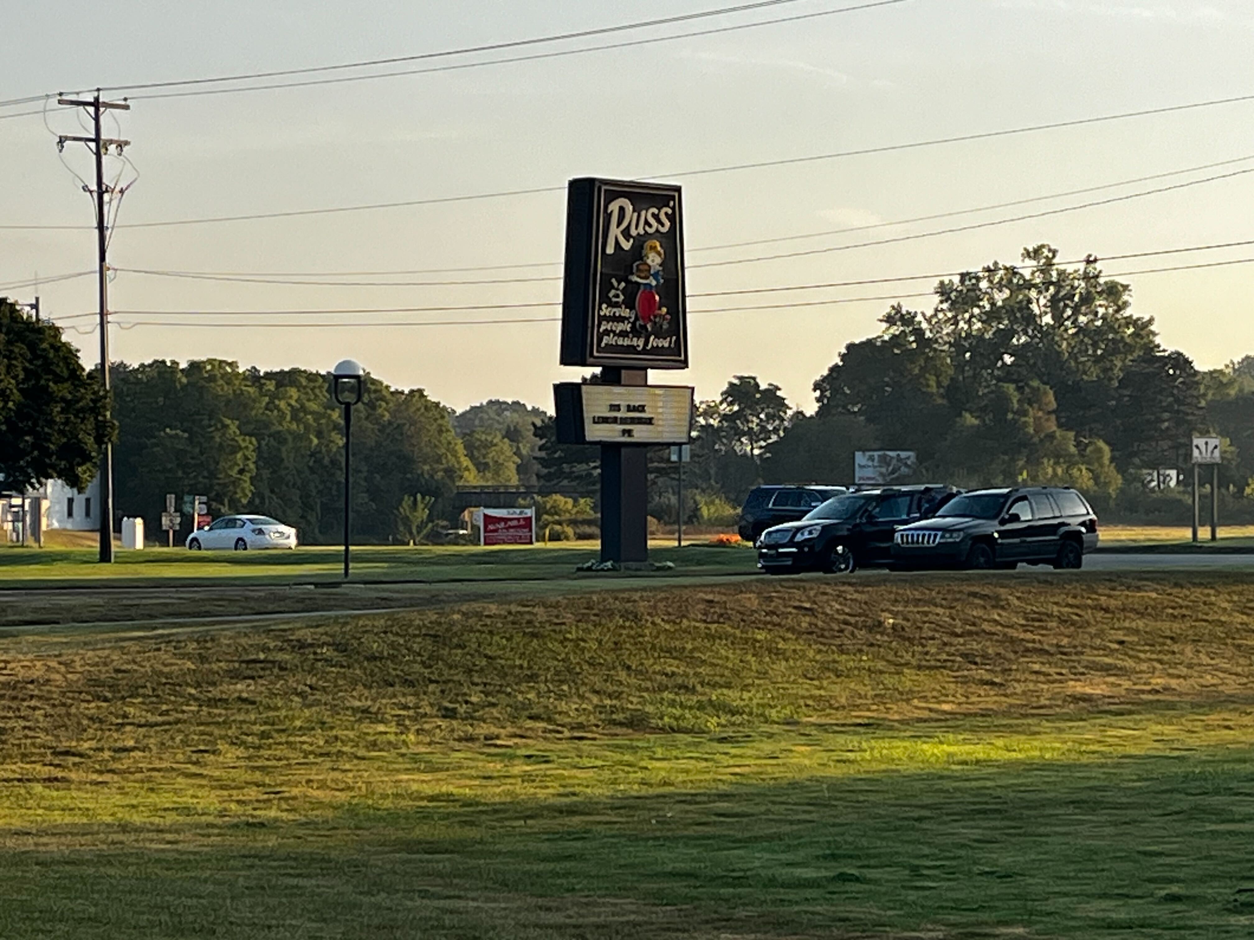 Russ' Restaurant south Holland location