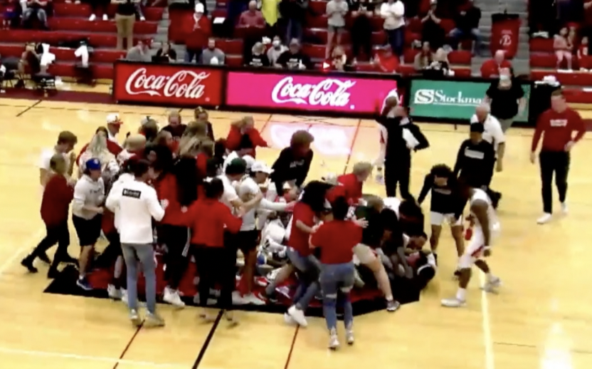 Bucs MBB Pile.png