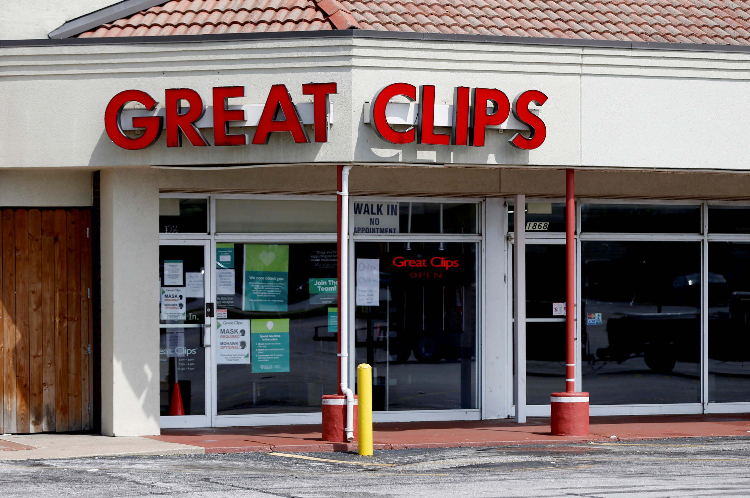 Image: The Great Clips hair salon on South Glenstone Avenue is seen in Springfield