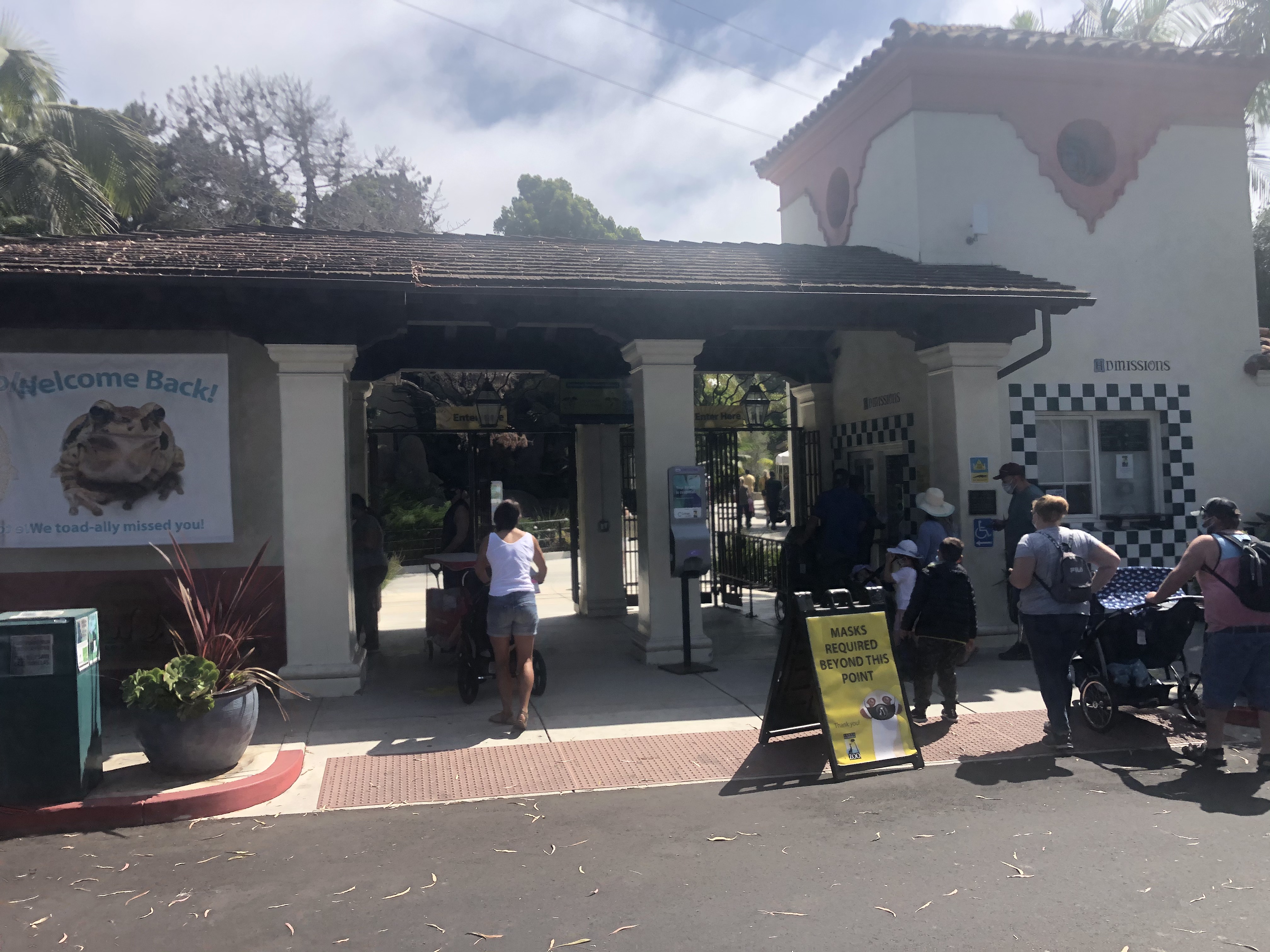 santa barbara zoo entrance.jpg