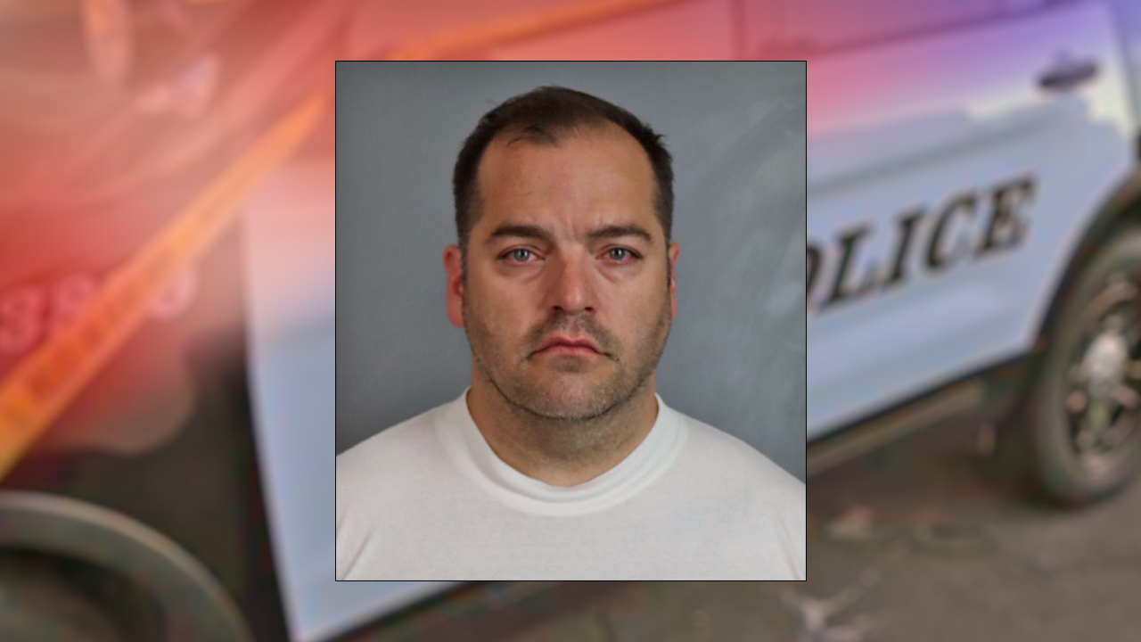 lakewood cop Christopher Gearhart.png