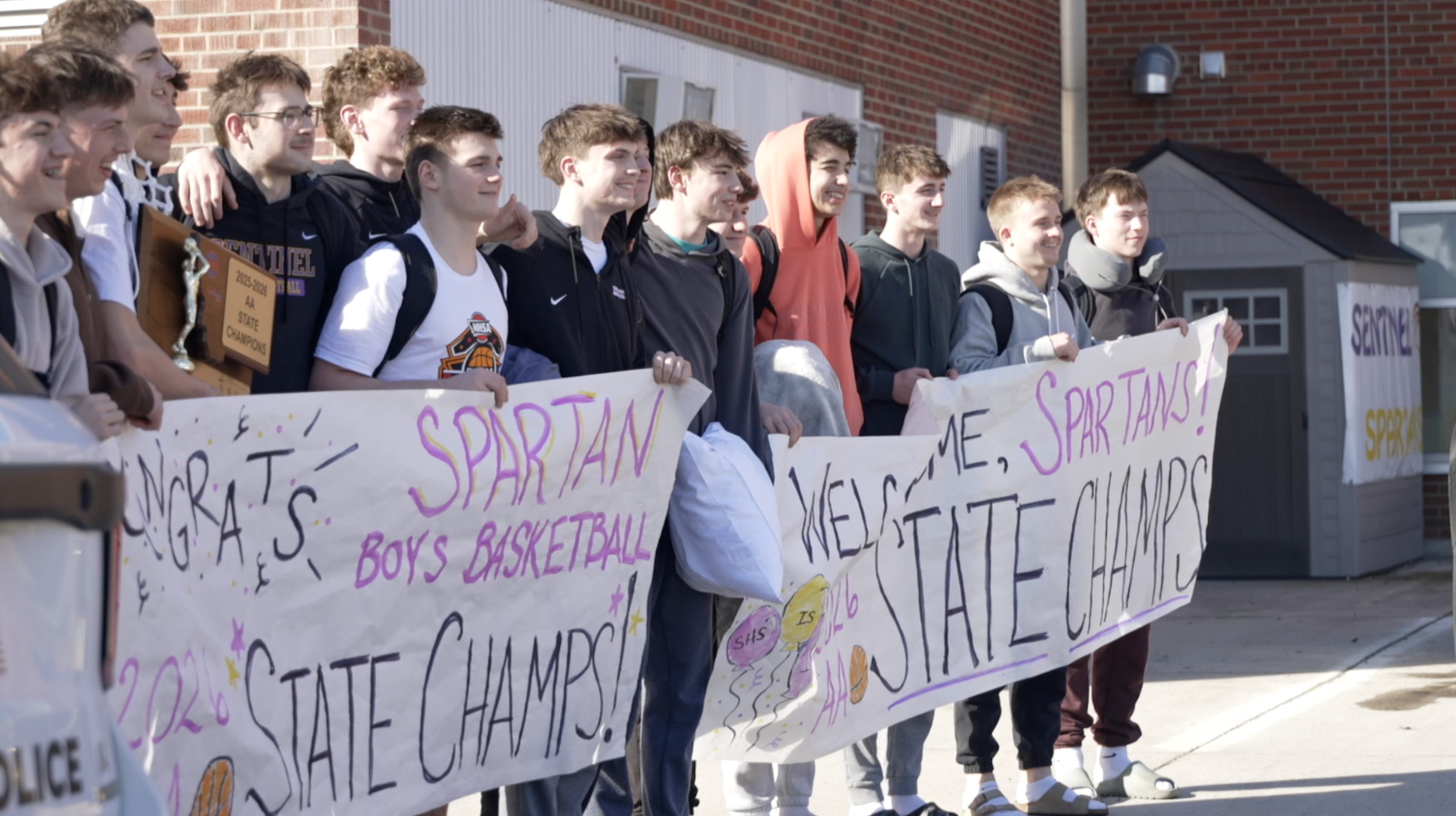 Sentinel boys basketball team returns from state championship