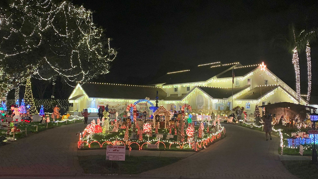 Hunt Christmas Clearwater Display