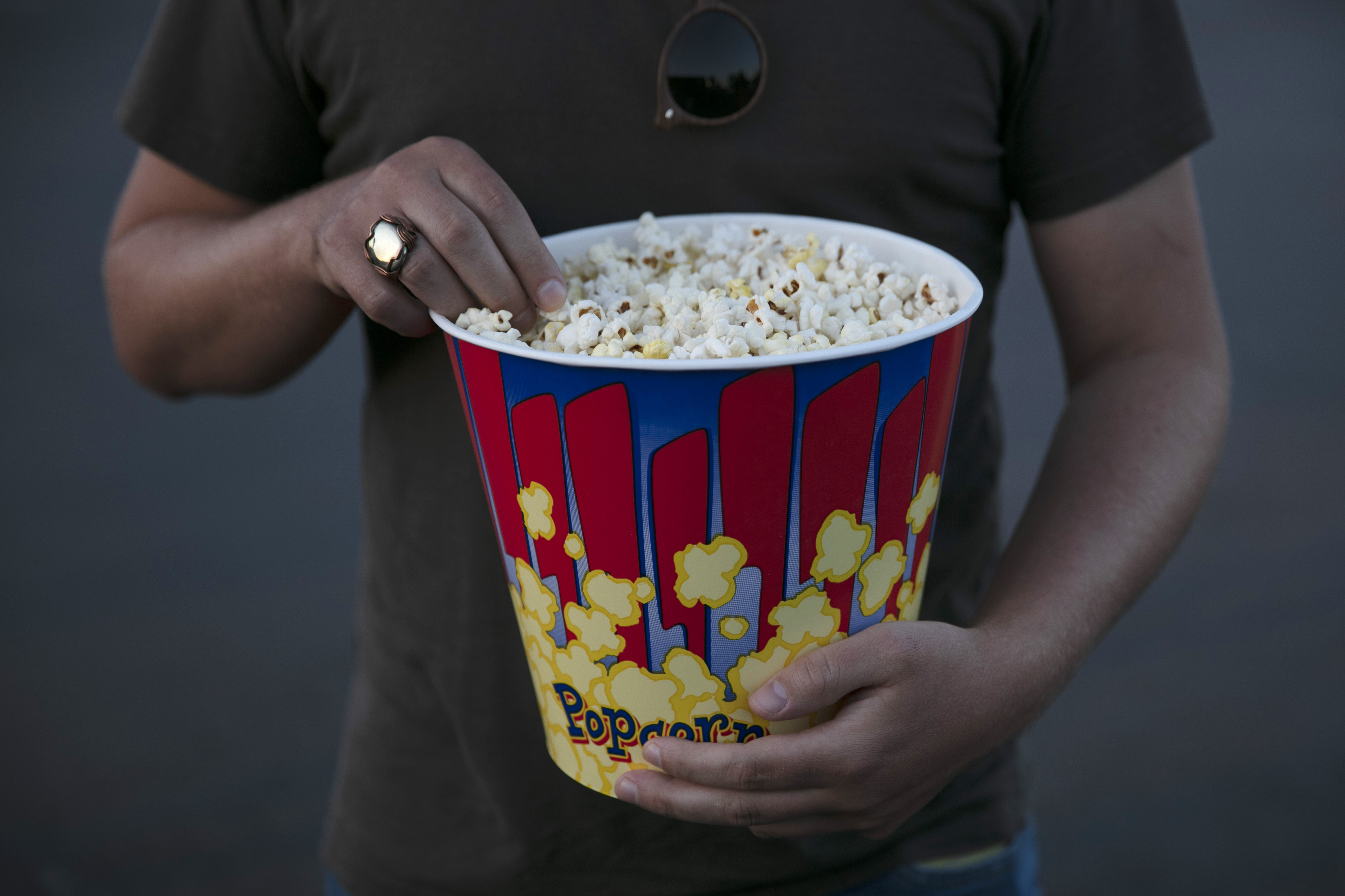 pop corn at the drive in