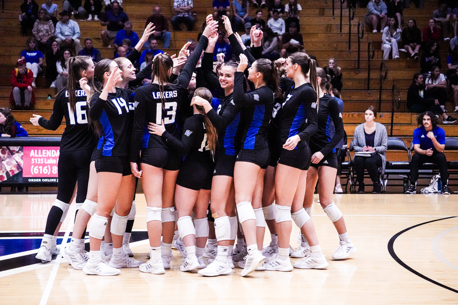 Grand Valley volleyball beats Davenport 3-0