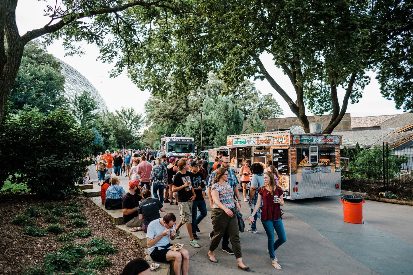 Food Trucks By Aquarium with Dome.jpg