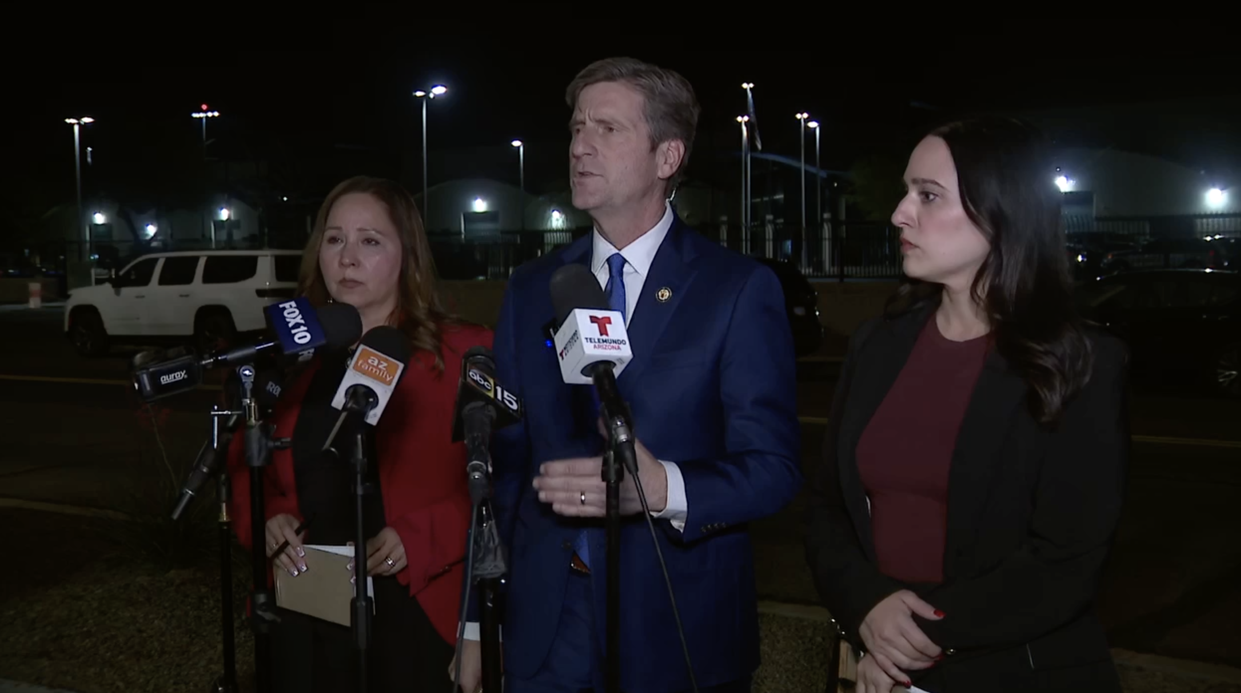 Congress members visit Mesa ICE facility