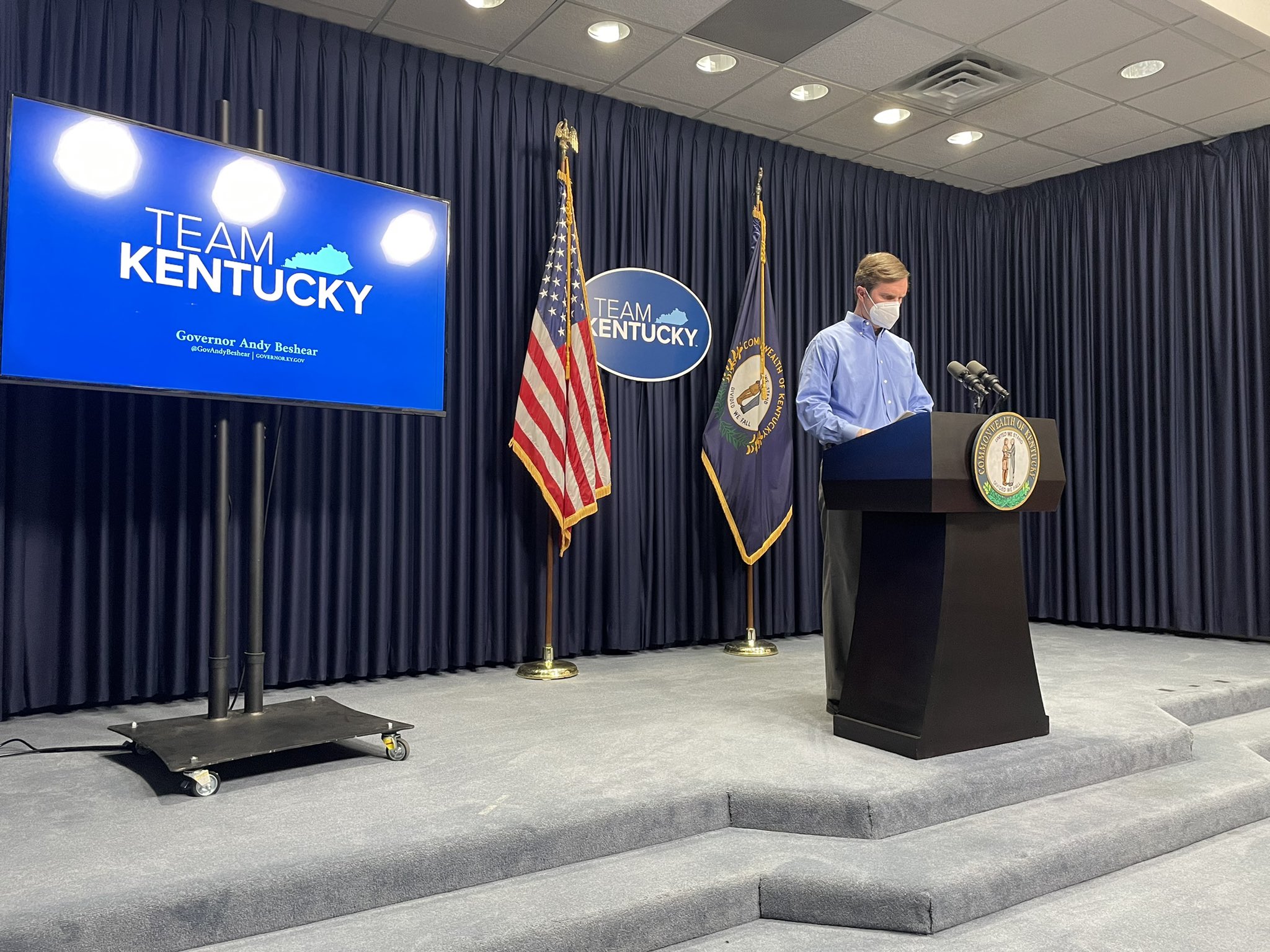 GOV BESHEAR.jpg